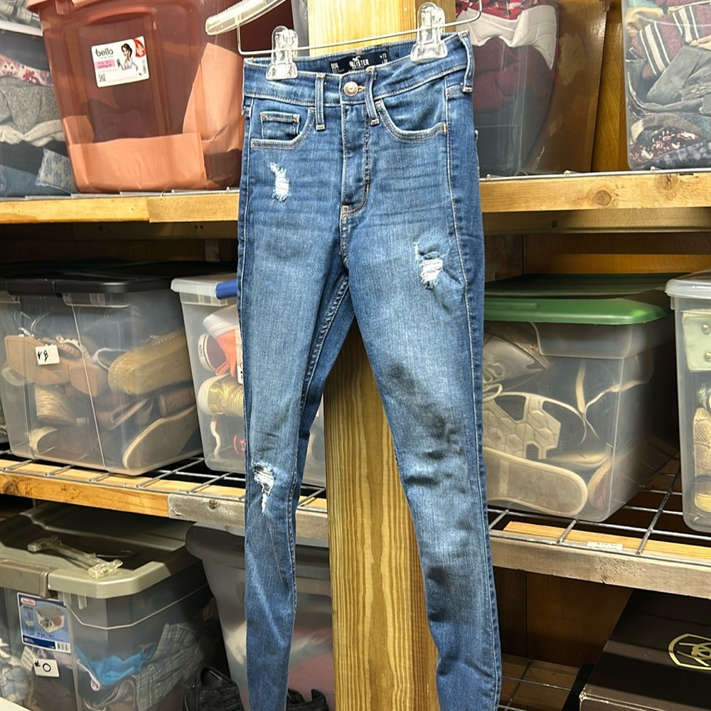 Hollister’s denim high-rise, super skinny,‎ soft stretch, distressed